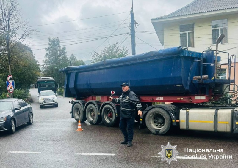 В Яремчі вантажівка збила жінку на пішохідному переході