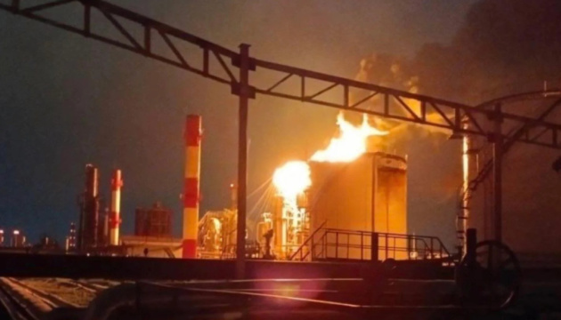 ЗСУ нанесли удари по НПЗ у Рязані та нафтобазі в Луганську
