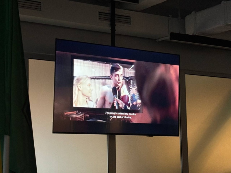 Хартія, Хартія-Хаб у Франківську, «Із зав’язаними очима»