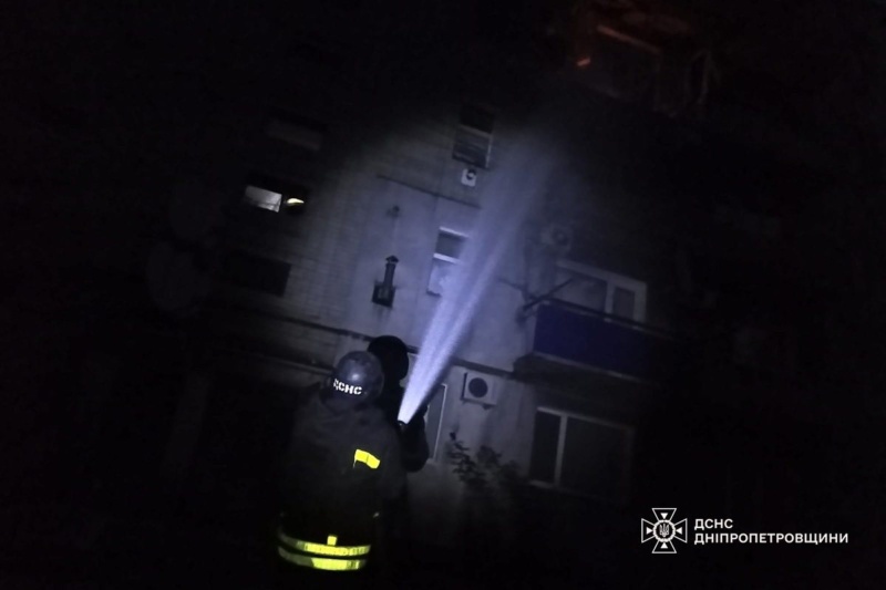Уночі ворог обстріляв три райони Дніпропетровщини: є поранені, війна