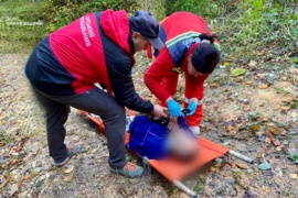 У горах рятувальники допомогли двом туристкам та місцевому чоловіку рятувальники