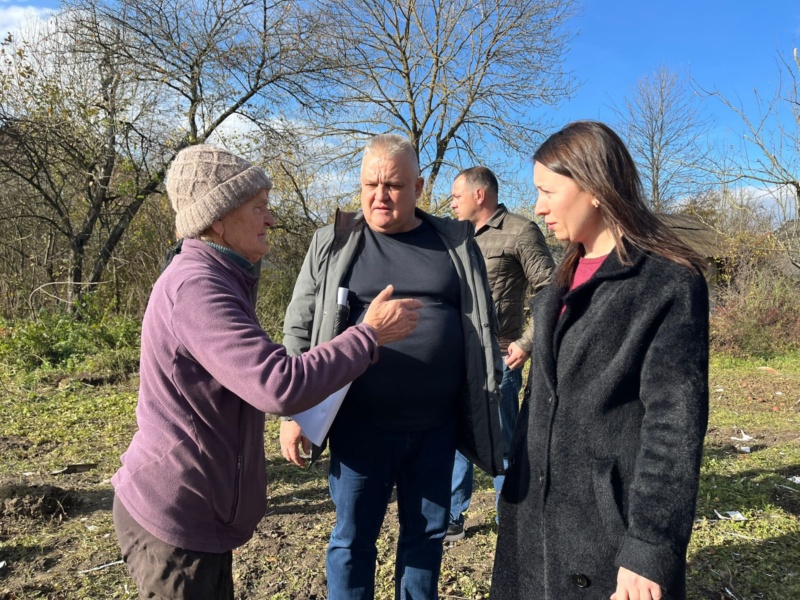 Прикарпатці з пошкодженими через ворожий обстріл будинками звернулися по допомогу до ОВА