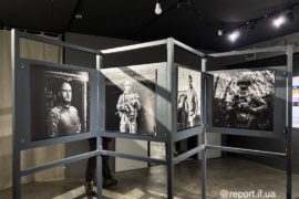 Сімейний альбом: У Франківську відкрили виставку плівкових фото бійців і бійчинь 12 бригади «Азов»