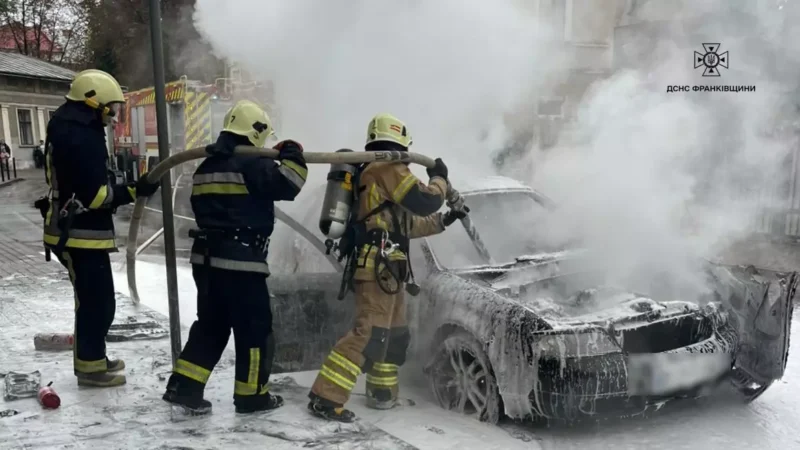 У Коломиї згорів легковий автомобіль