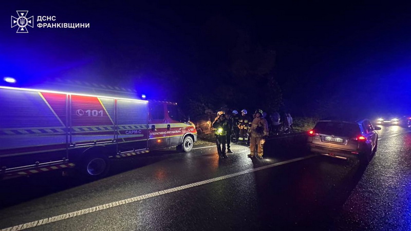 У Вигодській громаді дівчинку затиснуло в салоні автівки після ДТП