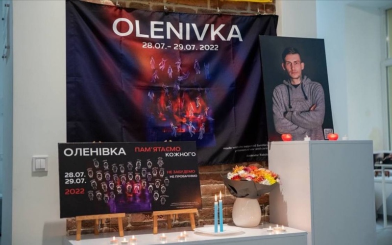 Франківців запрошують на виставку матері вбитого в Оленівці азовця Ганни Кісілішиної