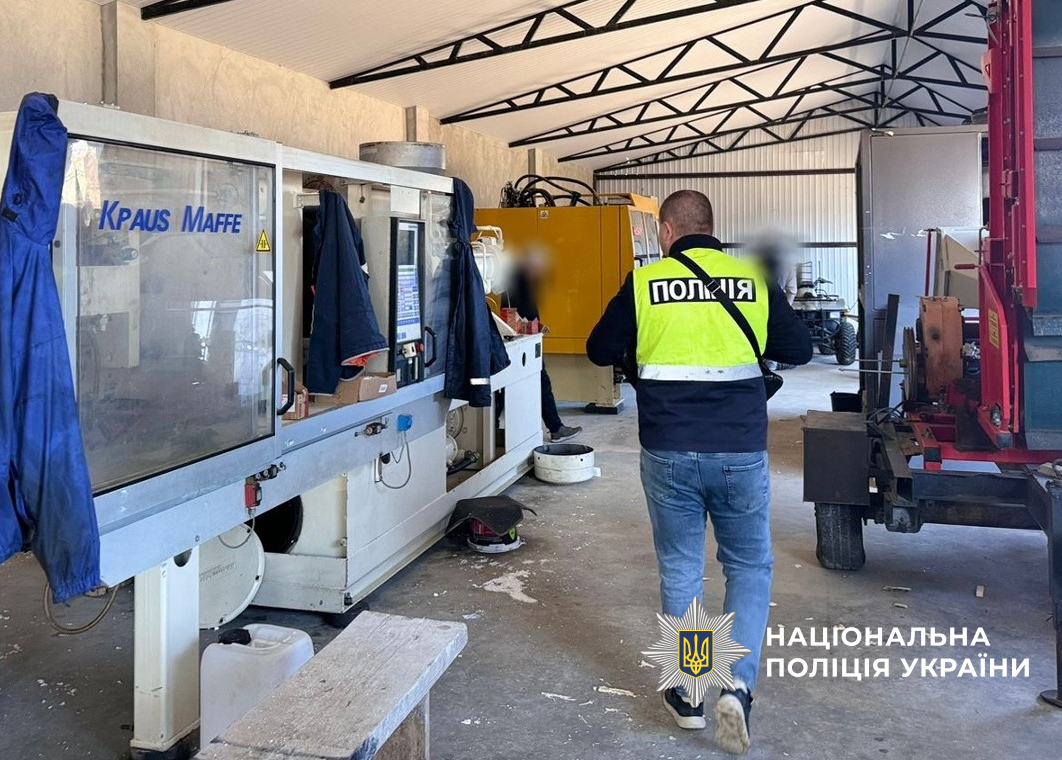 На Косівщині підприємство з переробки пластику "врізалося" в трубу і не платило за газ