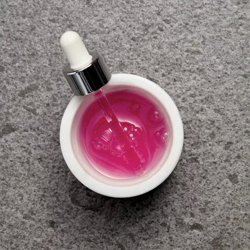 Косметика зі зволожувальною дією: чи потрібні такі продукти підліткам?