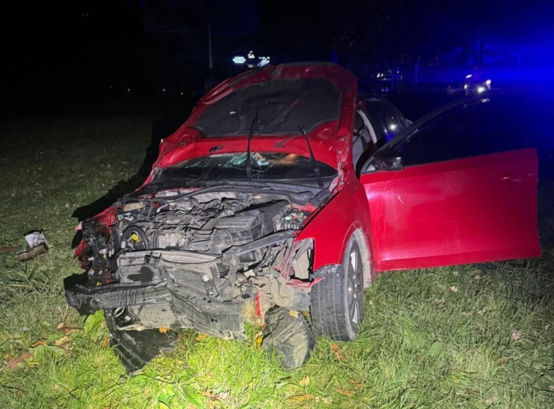 У Франківську п’яний водій легковика в’їхав у паркан: травмувалася пасажирка