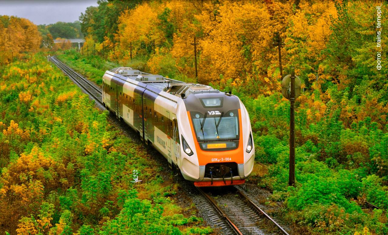 поїзд карпати