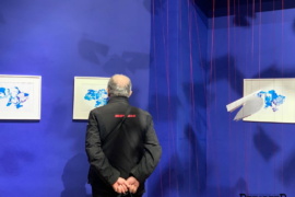 Світло в час війни. Нікіта Тітов презентував у Франківську виставку «Віра. Надія. Любов»