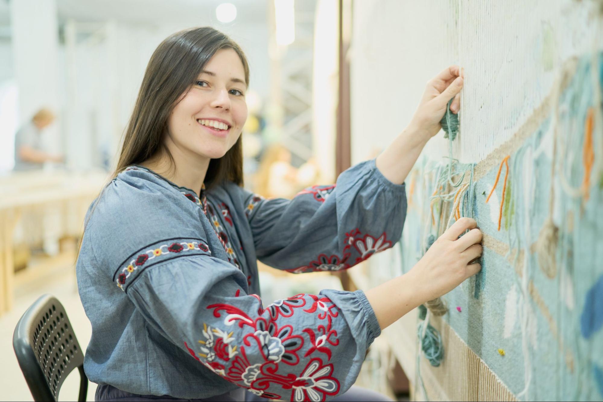 Ярослава Шкурат, майстриня гобеленового ткацтва