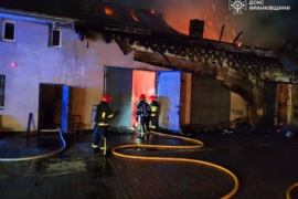 У Франківську сталася пожежа трьох гаражів