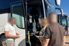 Прикордонники затримали водіїв з Прикарпаття, які ховали ухилянтів в автобусах за кордон