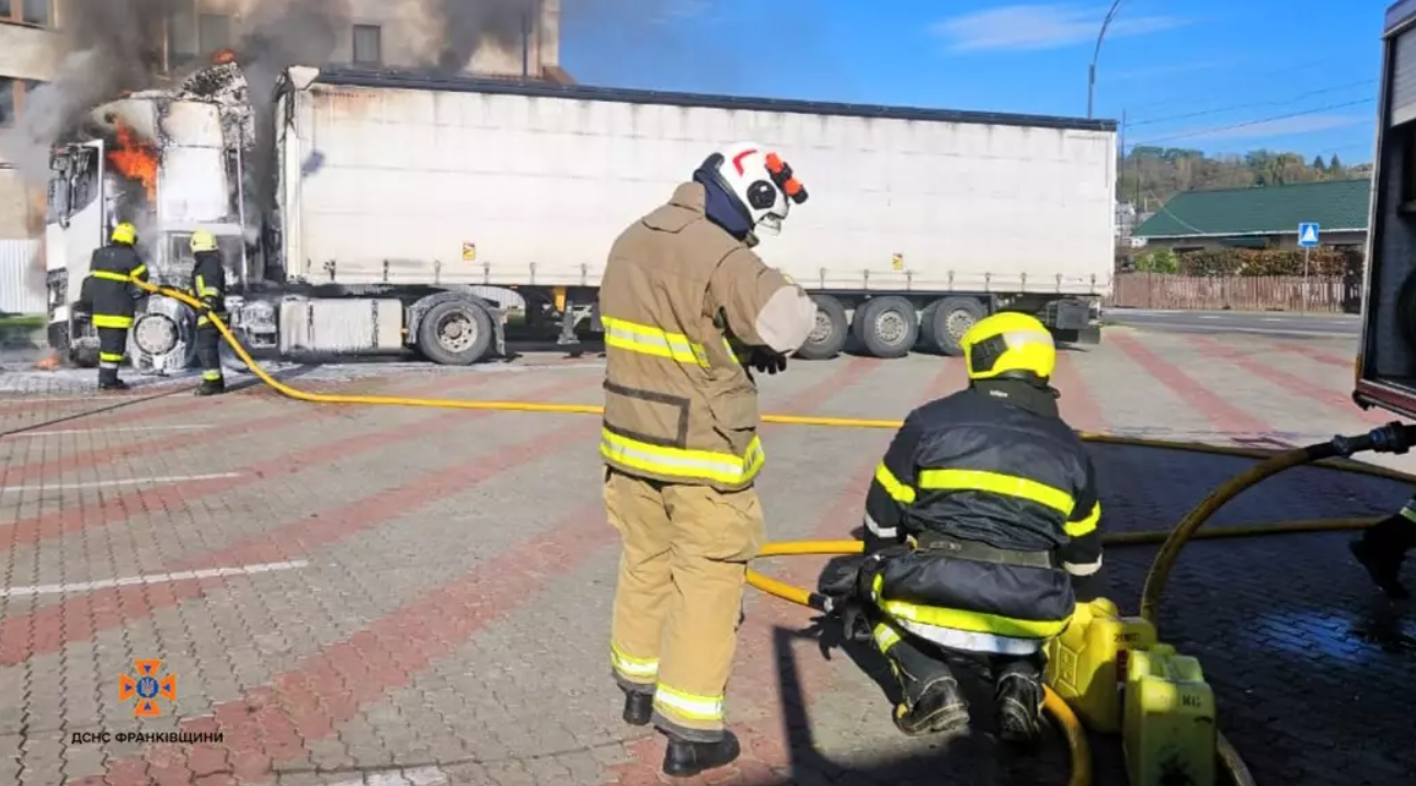 вантажівка