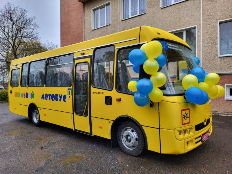 Бурштинська громада отримала новий шкільний автобус (ФОТО)