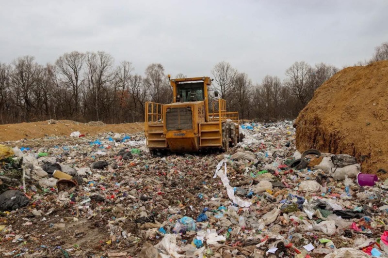 Калуська міська рада виділить 3 млн 753 тис. грн на придбання нового бульдозера для полігону твердих побутових відходів