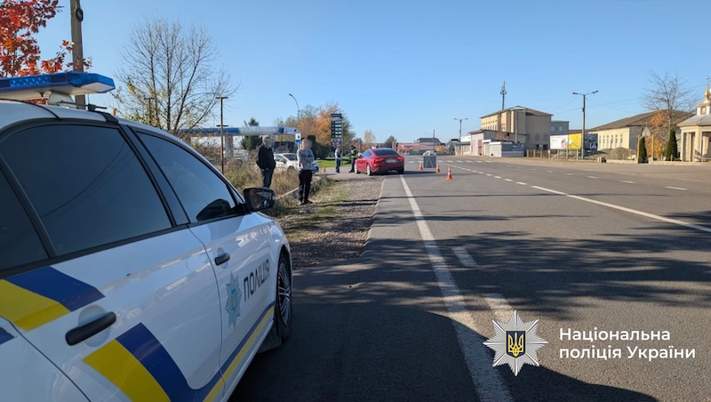 На Івано-Франківщині за минулу добу сталися дві дорожньо-транспортні пригоди, у яких травмувалися двоє людей