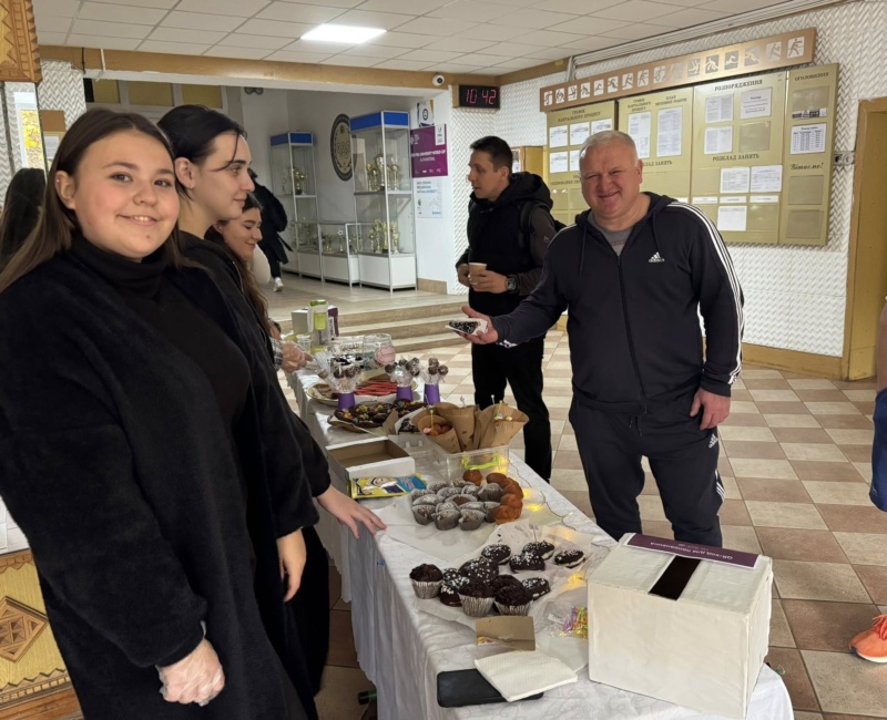 Студенти КНУВС наярмаркували 26 тисяч грн для ЗСУ (ФОТО)