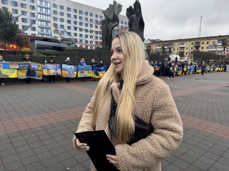 У неділю, 30 листопада в Івано-Франківську провели акцію-нагадування на підтримку полонених і безвісти зниклих захисників.