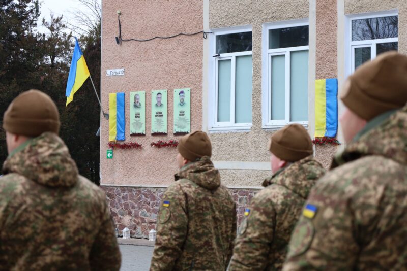У Франківську відкрили пам’ятні дошки захисникам Андрію Липовецькому та Андрію Попику