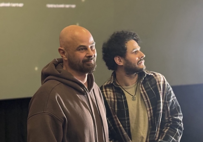 photo_5244849543612927981_y