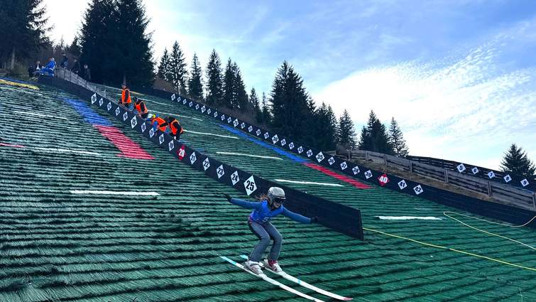 У Верховині за 5 млн грн звели лижні трампліни зі штучним покриттям