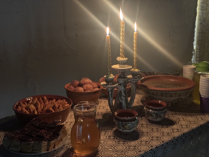 У п’ятницю, 13 грудня, в Івано-Франківську відбувся благодійний захід «Особливе Різдво» з живою музикою та традиційними різдвяними частуваннями.