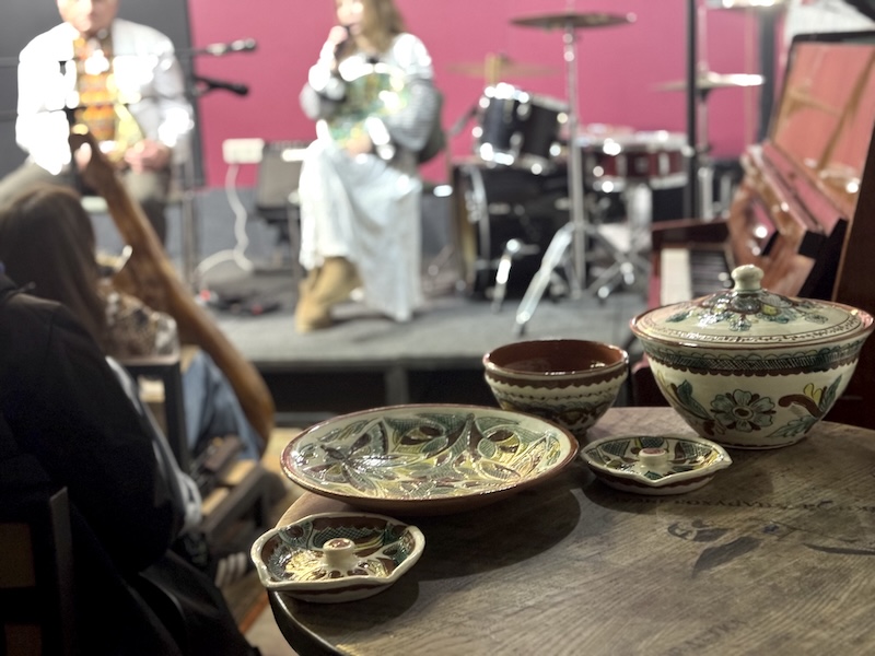 У п’ятницю, 13 грудня, в Івано-Франківську відбувся благодійний захід «Особливе Різдво» з живою музикою та традиційними різдвяними частуваннями.