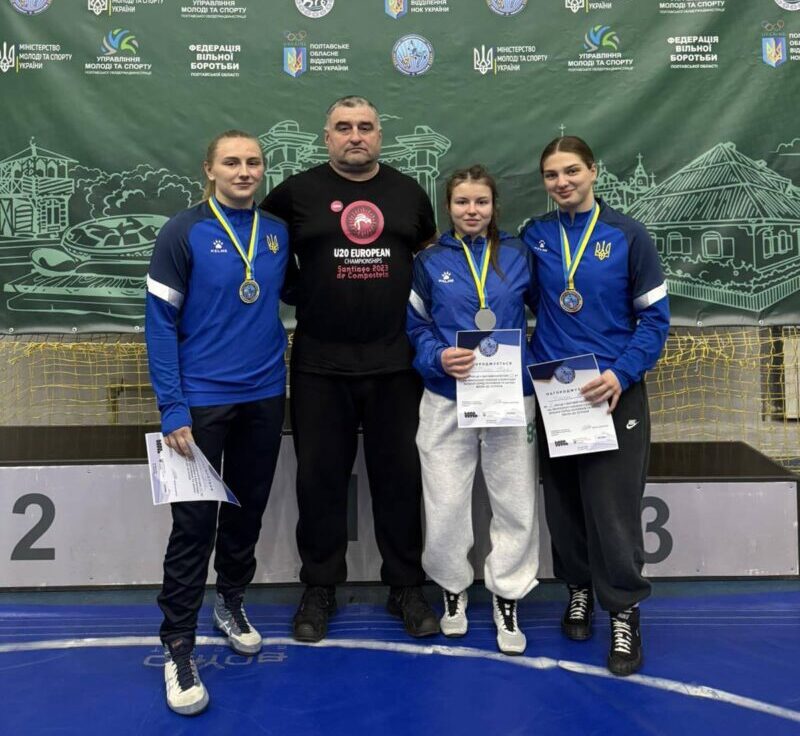 Спортсменки з Калуша здобули золото і бронзу на чемпіонаті України з вільної боротьби серед чоловіків та жінок U23, який проходить у Полтаві
