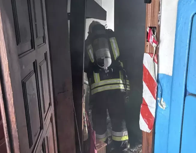 На пожежі в Коломиї загинув чоловік, ще 20 людей евакуювали