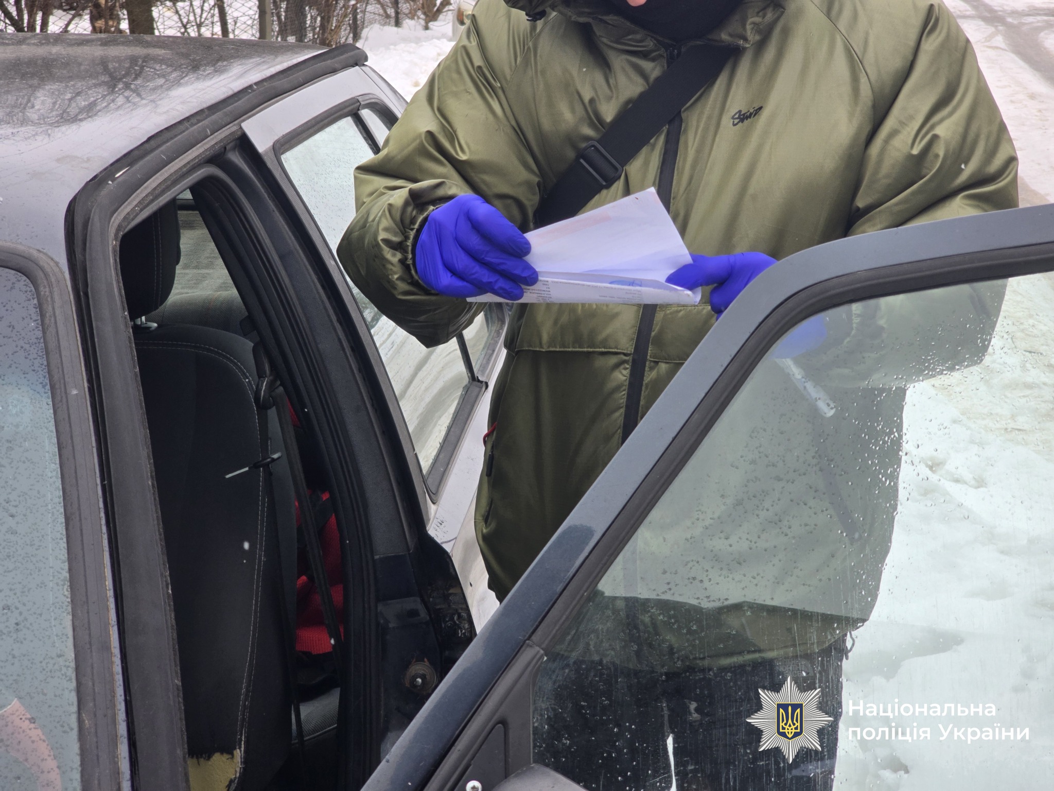 Калушанин з дружиною організували онлайн-крамницю наркотиків на мільйони гривень