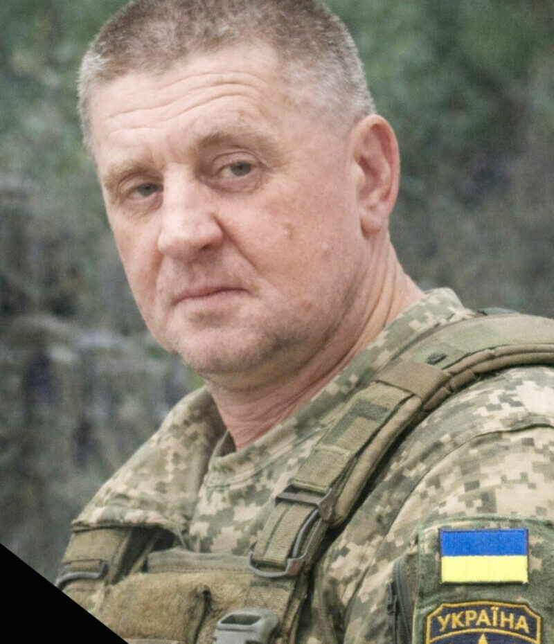 Івано-Франківщина знову має болючі втрати. Прикарпаття втратило трьох захисників – Василя Коваля, Руслана Ділетчука та Дениса Зьомку