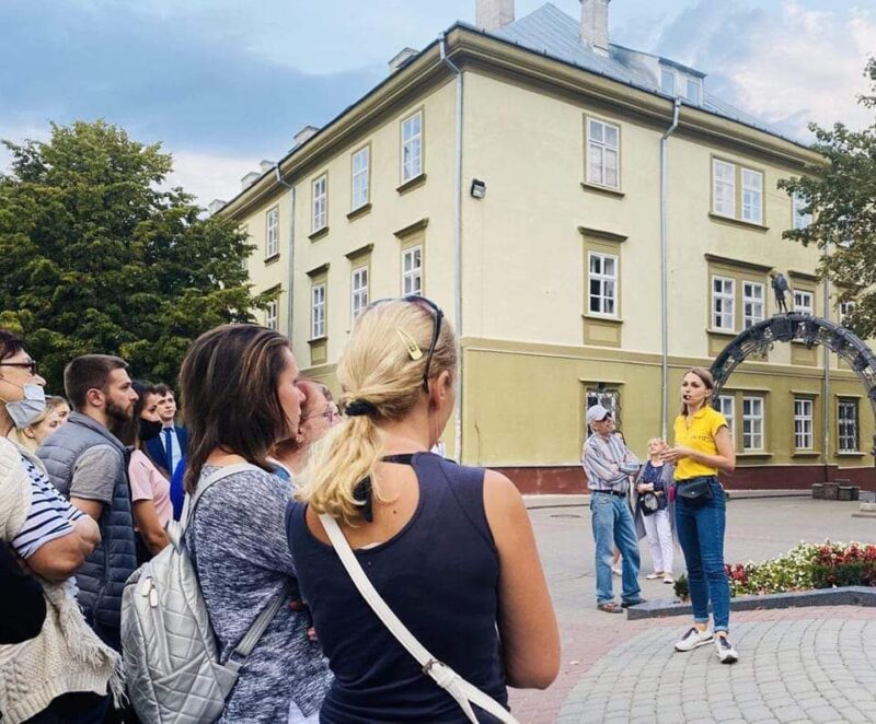 Історія, романтика, дегустації. У Франківську та Коломиї проведуть екскурсії, аби купити планшети для 42 бригади. Наталія Гугіль