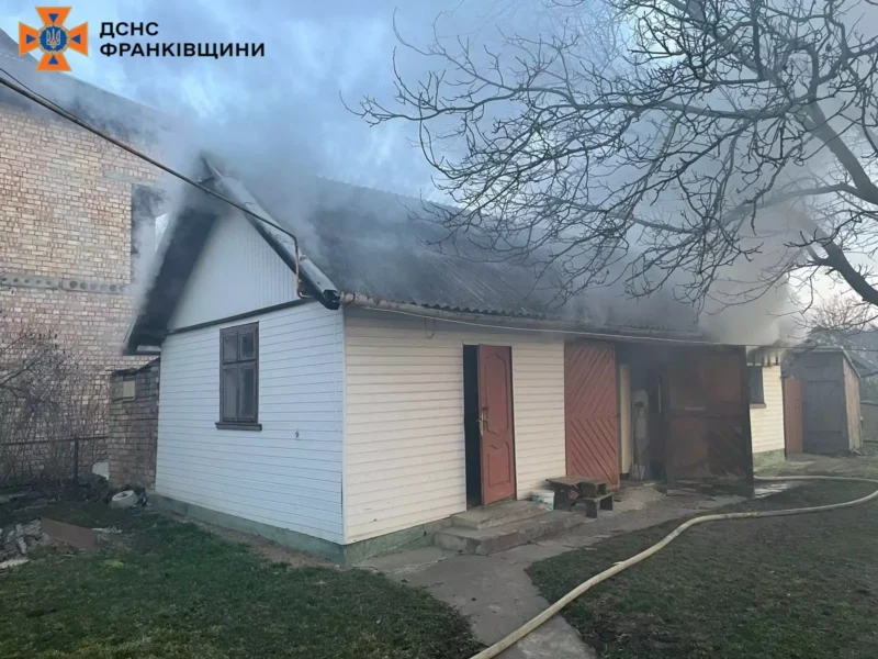 На Коломийщині сталася пожежа господарської будівлі