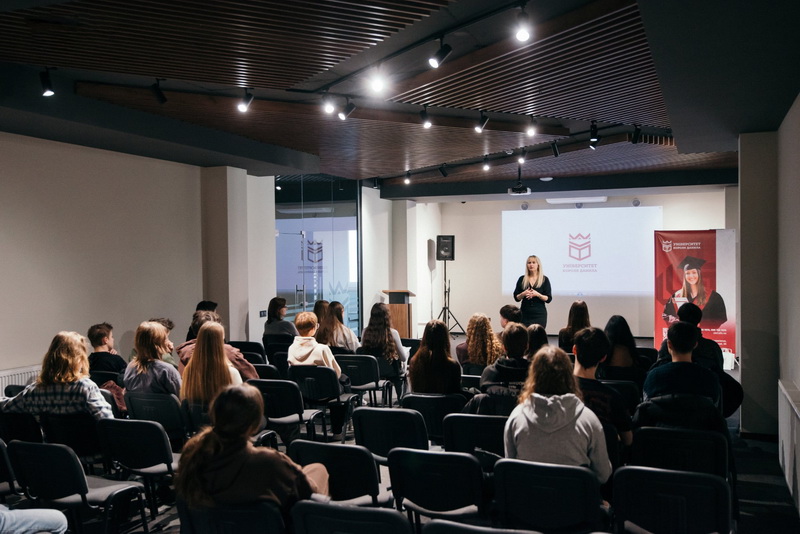 Стали відомі перші переможці конкурсів для школярів, які тривають у Франківську