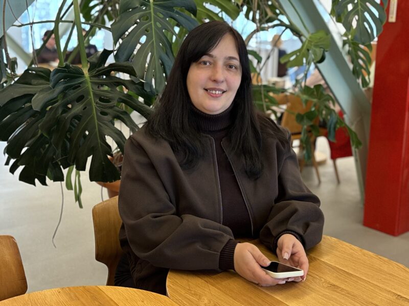 Паски для захисників. Франківка Олександра Насімук передає на фронт частинку свята