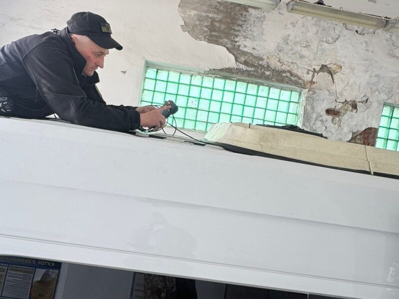 Прикарпатець намагався вивезти за кордон майже 800 пачок сигарет