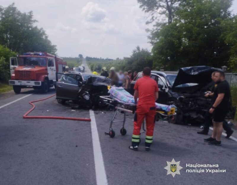 Смертельна ДТП на Прикарпатті: одна людина загинула, ще двоє травмувалися