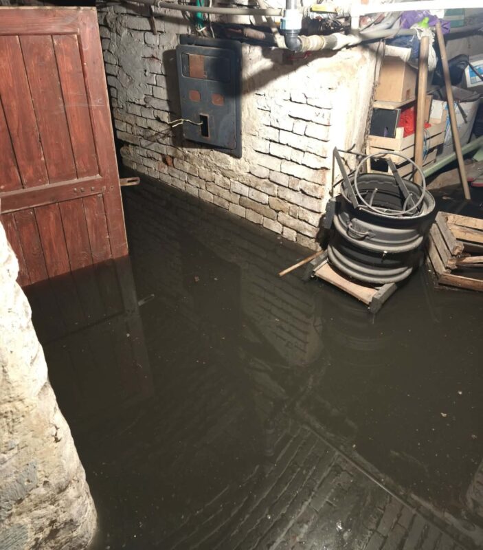 вода, укриття, вода в укритті, підтоплення укриття, Франківськ