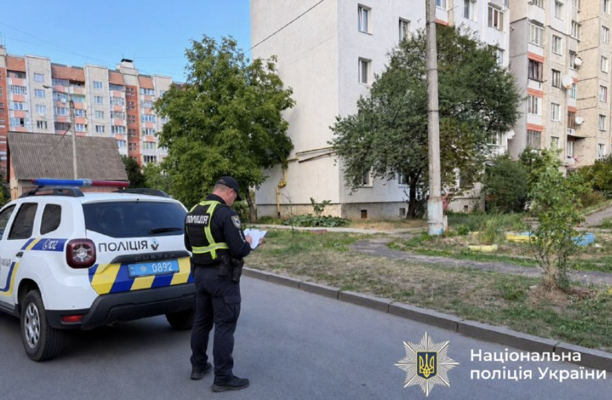 Івасюка, випав з вікна