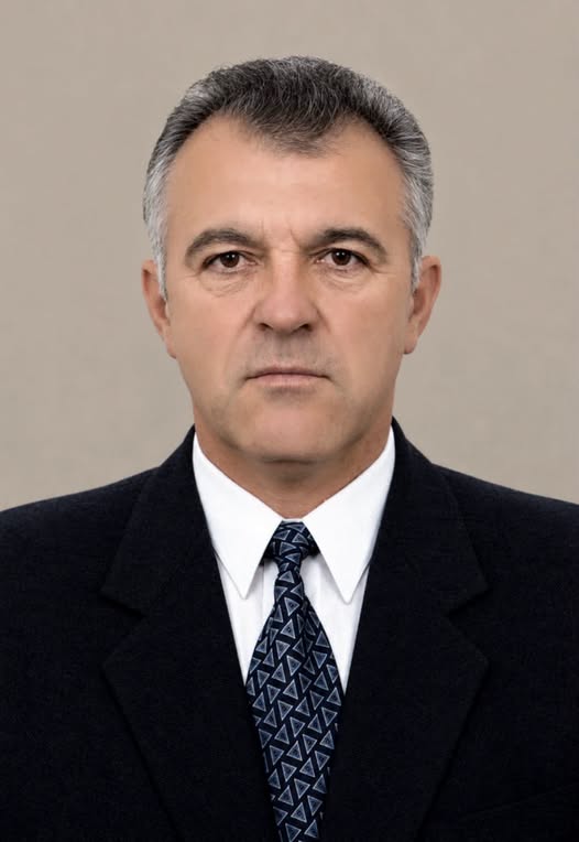 викладач